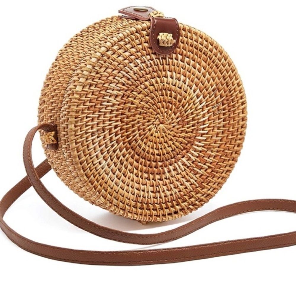 NWT Francesca’s Aquilina Circle Vegan Rattan Crossbody - Picture 2 of 7